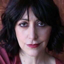 Monica Nappo 飾演 Chicca