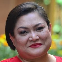 阿蒂巴·諾 飾演 Cikgu Adibah