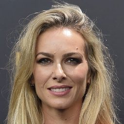 Kira Miró - Last Call, Rio!演員 飾演Eva