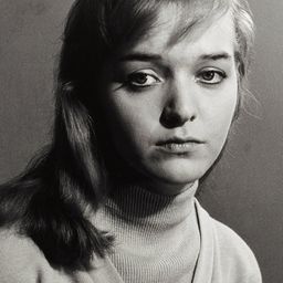 Elina Salo 飾演 Mrs. Sjöholm