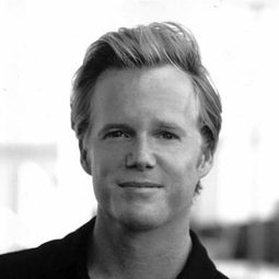 Scott William Winters - 紐約五尖塔演員 飾演Jim