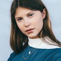 艾莉·哈柏 飾演 Irene