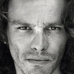 Gaetano Carotenuto 飾演 Juan