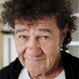 Robert Charlebois 飾演 Jean-Seb Bigstone