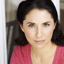 Susan Papa 飾演 Nurse Jen