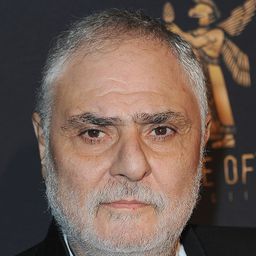 Jean-Pierre Nshanian 飾演 Warden Sargisyan