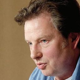 胡伯特斯·班斯奇 飾演 First Watch Officer