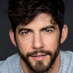 Pierre-Yves Cardinal 飾演 Security Guard