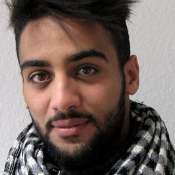 Meda Minyaoui 飾演 John