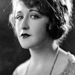 Ruth Clifford - 蓬門今始為君開演員 飾演Mother (uncredited)