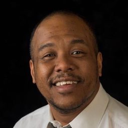 Ray Strachan 飾演 Zazu(voice)