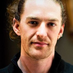 Robbie Mann - 尋找隱世巨聲演員 飾演Self