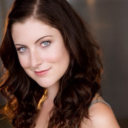 Anna Ross 飾演 Cake Ballerina