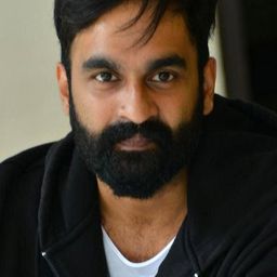 Raja Goutham 飾演 Manu