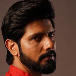Rohit Choudhary 飾演 