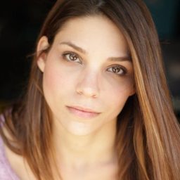 Erin Cipolletti 飾演 Uniformed Officer