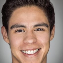 Paco Luna - 戀你在他方演員 飾演Ricky