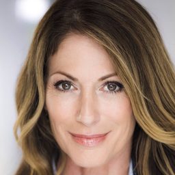 Kandeyce Jorden 飾演 Christy Chapel