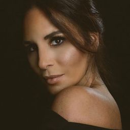 Alexandra Rapaport 飾演 Nadja