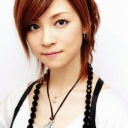 Hitomi Yoshizawa 飾演 Teacher