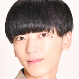 山谷 祥生 飾演 Max (voice)