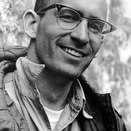 Royal Robbins 飾演 Himself