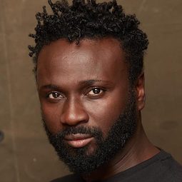 Malcolm Sitté 飾演 Tom