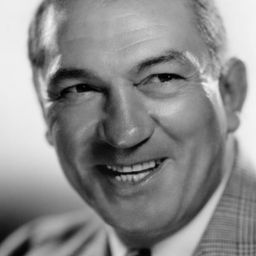 Victor McLaglen 飾演 Squire 'Red' Will Danaher