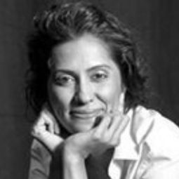 馬萊卡·舍諾伊 飾演 Nandita Malik