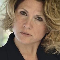 Antonella Valitutti - 美好年華演員 飾演Luciana