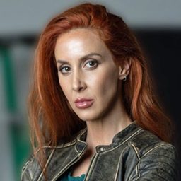 Elley Ringo 飾演 Shelly Willow