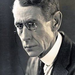 Robert Dudley 飾演 Parson