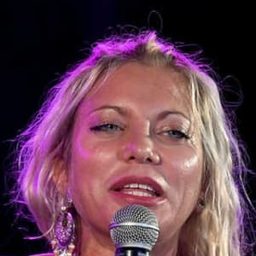 杜麗 - 笑笑巴黎夜演員 飾演Self