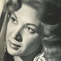 Hoda Soltan 飾演 Ratiba, the Mother