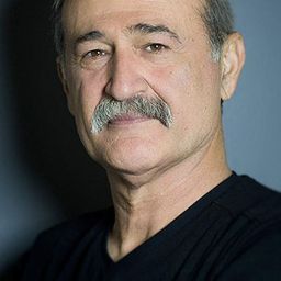 穆夫提·卡亞坎 飾演 Adnan