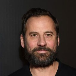 佛列德·泰斯托 飾演 Policier motard