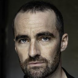 Russ Bain 飾演 Ben