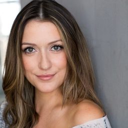 Bailey Anne Borders - 死黨兜亂檔演員 飾演Babysitter
