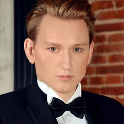 Bogdan Volkov 飾演 Lensky