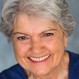 Francine Olivier 飾演 Ms. Dumas