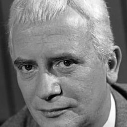 Richard Münch - Das Liebeskarussell演員 飾演Walter Morten