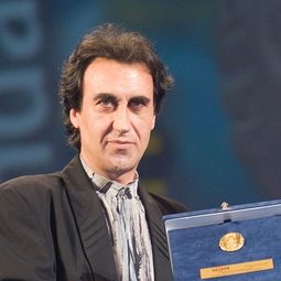 Rosario Errico 飾演 