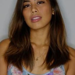 Iana Bernardez 飾演 