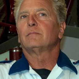 Gary Davis 飾演 Self