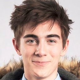 Nick James 飾演 Hank Zipzer