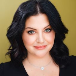 Sherz Aletaha - 友情歲月演員 飾演Scotty / Mrs. Spencer / Auditionee