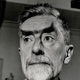 M. C. Escher - 埃舍爾：無盡之旅演員 飾演Self - Graphic Artist (archive footage)