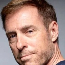 Christopher Corey Smith - 飛哥與發仔：星球大戰演員 飾演Luke Skywalker / Blatto (voice)