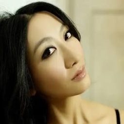 Jiajia Chen 飾演 Huang Lan
