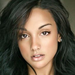 Brittney Alger - 冤情必報演員 飾演Girl 1